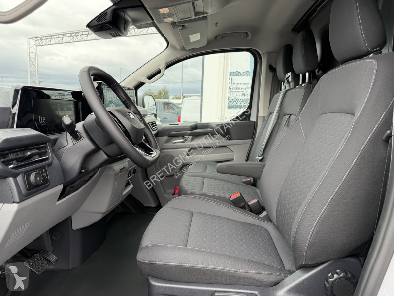 Коммерческий автомобиль Ford TRANSIT CUSTOM FG...
