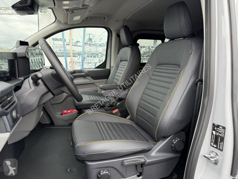 Коммерческий автомобиль Ford TRANSIT CUSTOM FG...