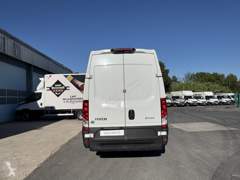 Furgoneta Iveco 35S14V12 CAMERA DE RECUL...