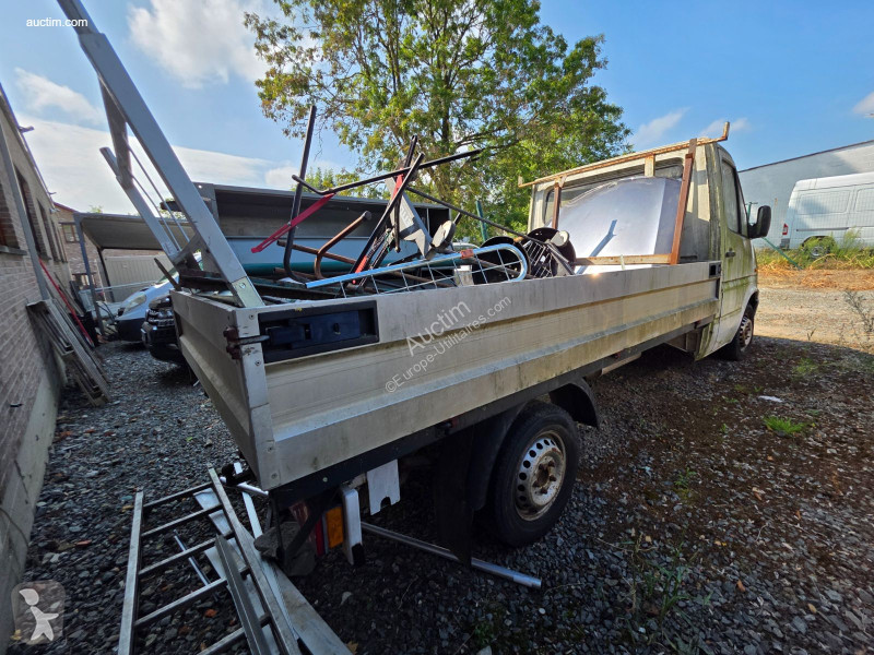 Furgoneta Mercedes tn212