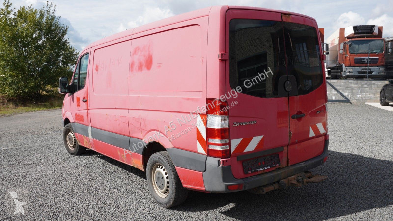 Haszongépjármű Mercedes 215 CDI