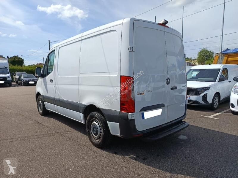 Haszongépjármű Mercedes 215 CDI