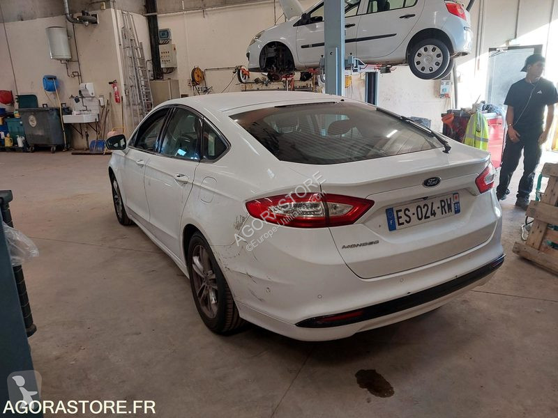 Veículo utilitário Ford MONDEO