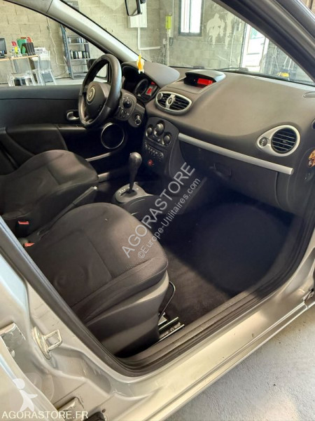 Veículo utilitário Renault CLIO