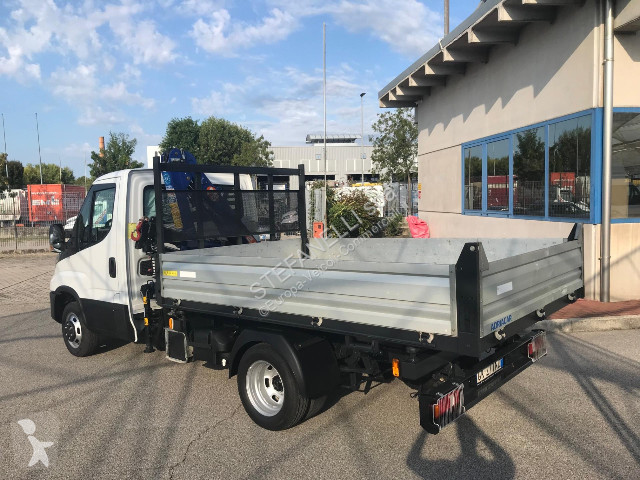 Véhicule utilitaire Iveco DAILY 35C14H Cassone...