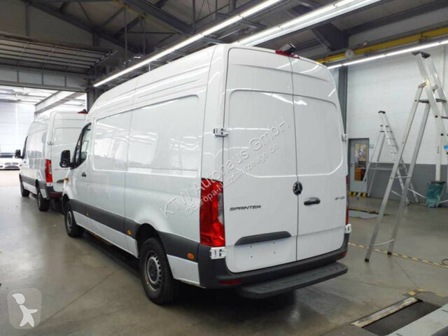 Veículo utilitário Mercedes Sprinter 317...