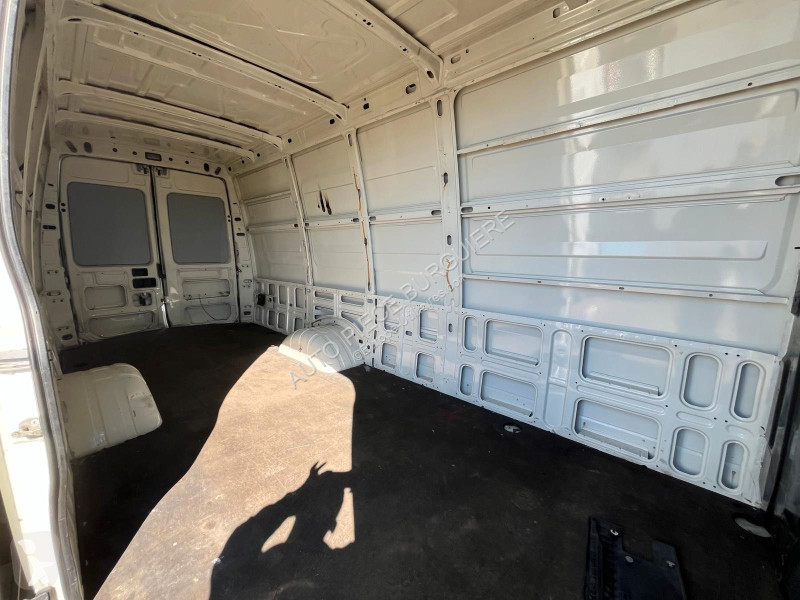 Véhicule utilitaire Iveco IV 35C15 3.0D 146 /...