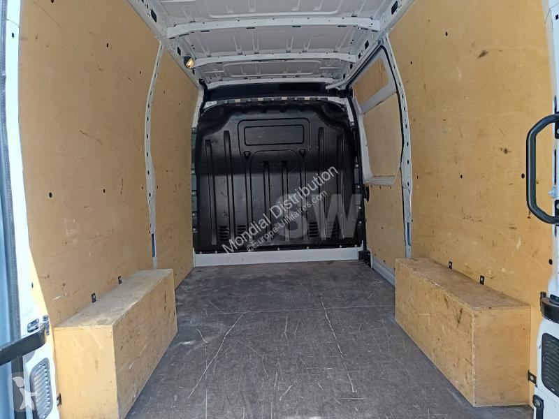 Veículo utilitário Renault F3500 L2H2 DCI 135...