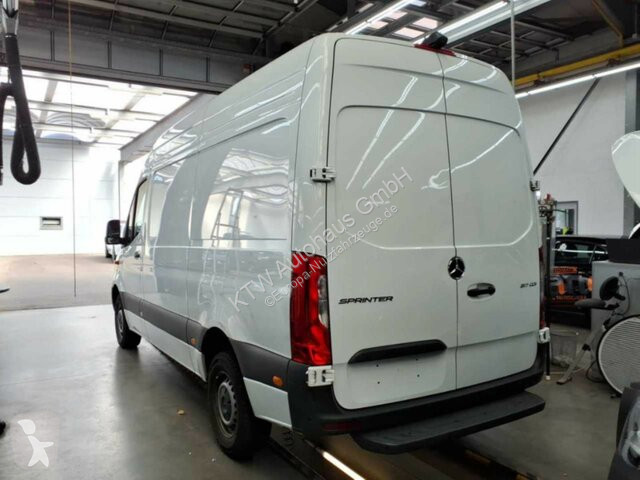 Autoutilitară Mercedes Sprinter 317...