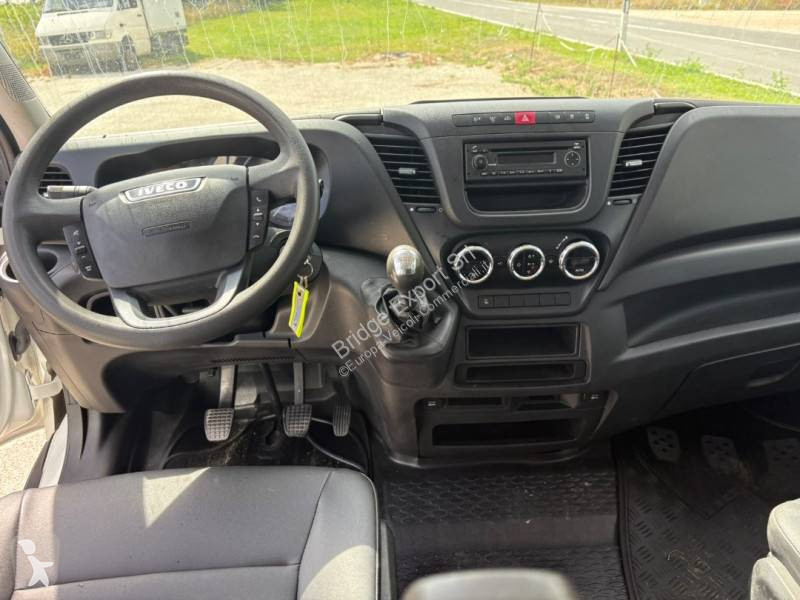 Veículo utilitário Iveco 35C14