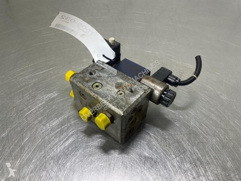 Véhicule utilitaire Komatsu WA200-Rexroth...