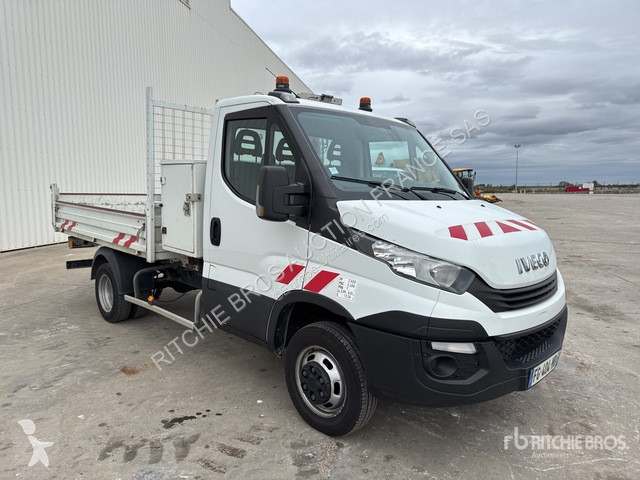 Véhicule utilitaire Iveco  35C14