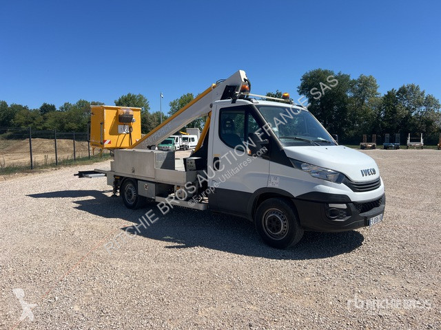 Véhicule utilitaire Iveco 35-120
