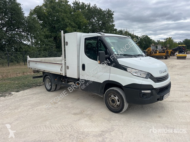 Véhicule utilitaire Iveco 35-120