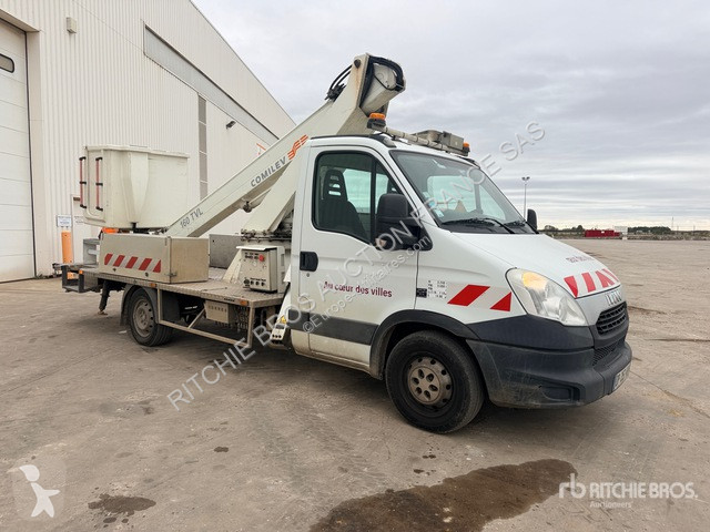 Véhicule utilitaire Iveco  35S13
