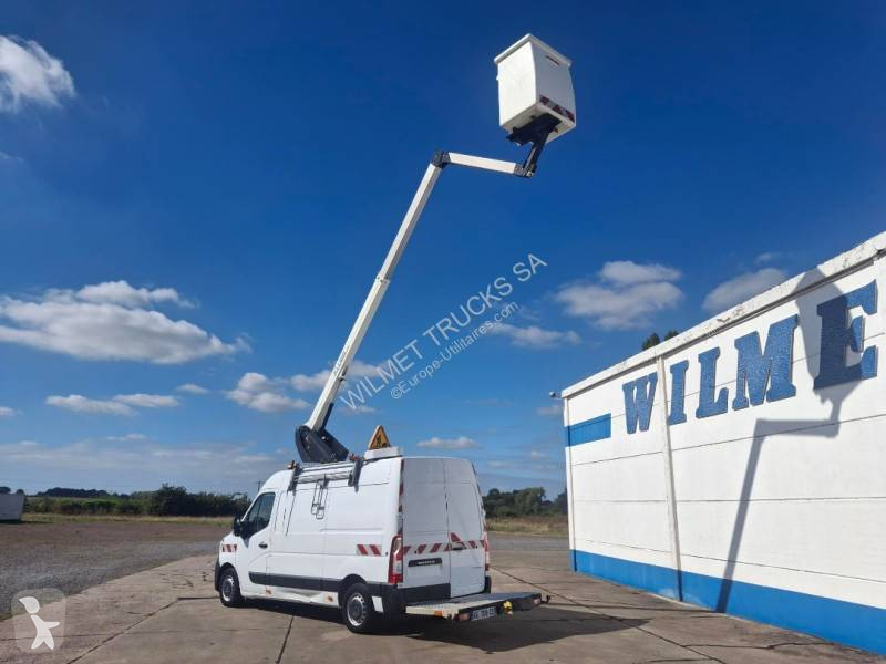 Véhicule utilitaire Renault 2.3 DCI 145