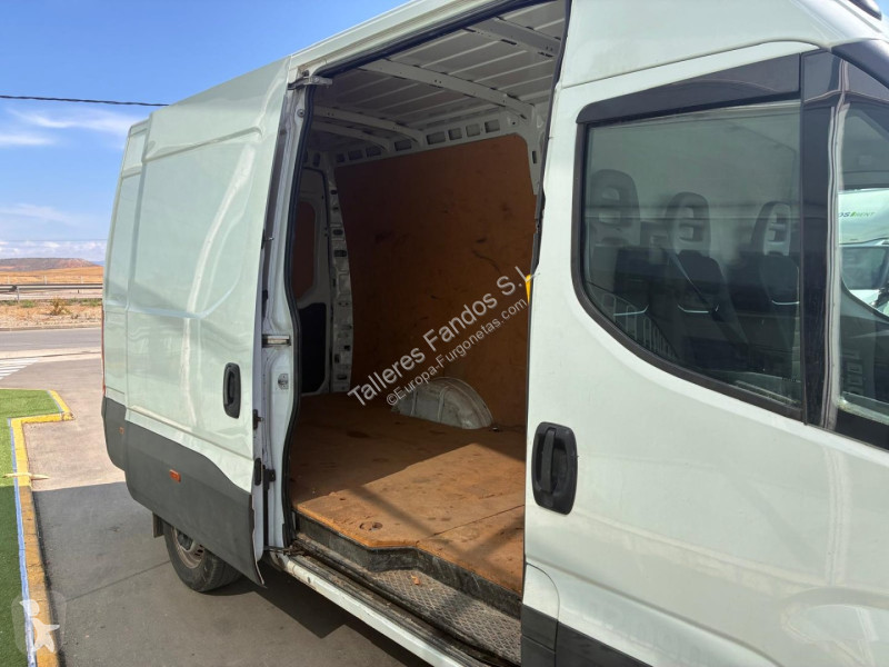 Коммерческий автомобиль Iveco  35S16 V 12m3