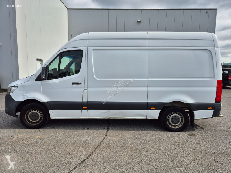 Véhicule utilitaire Mercedes sprinter