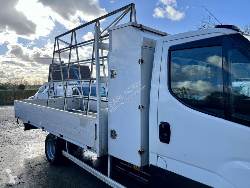 Véhicule utilitaire Iveco 35c18