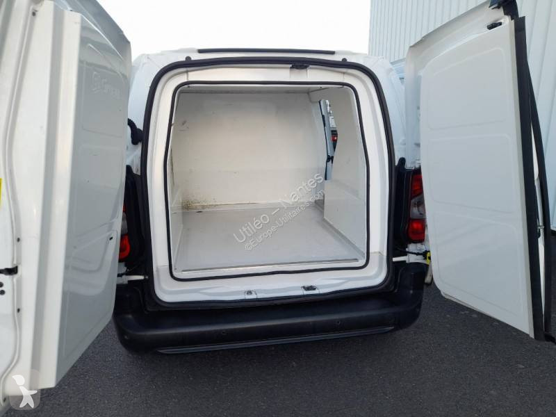 Véhicule utilitaire Peugeot L1 1.5HDI 100CH...