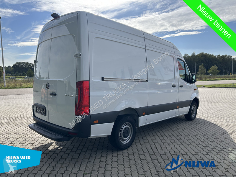 Véhicule utilitaire Mercedes 317 CDI L2H2...