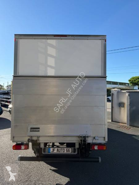 Véhicule utilitaire Iveco 35C16