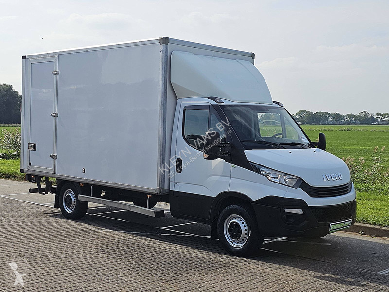 Véhicule utilitaire Iveco 35 S 14