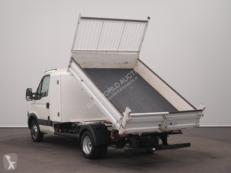 Véhicule utilitaire Iveco 35C13