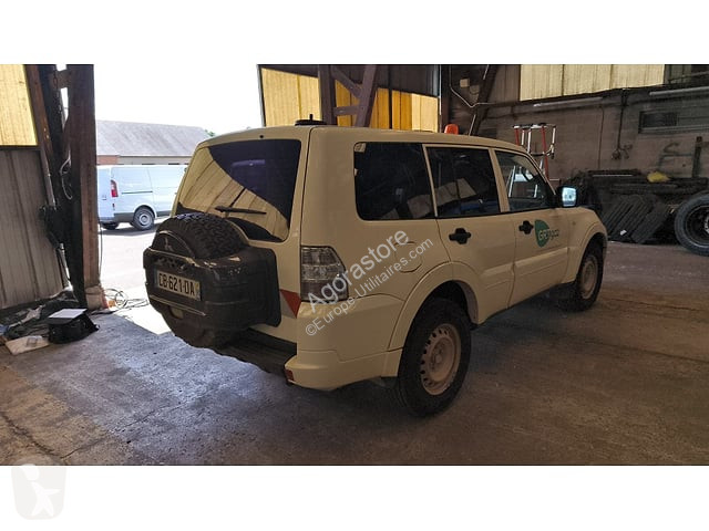 Véhicule utilitaire Mitsubishi PAJERO