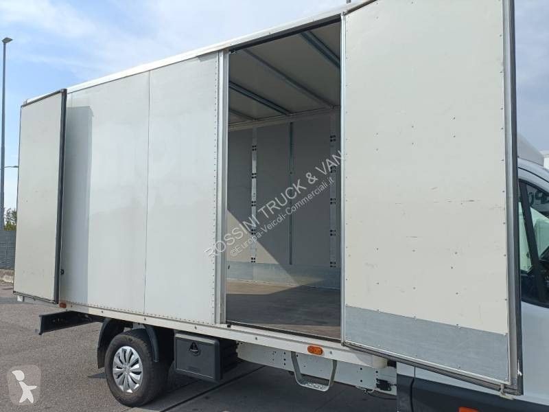 Veicolo commerciale Ford 130