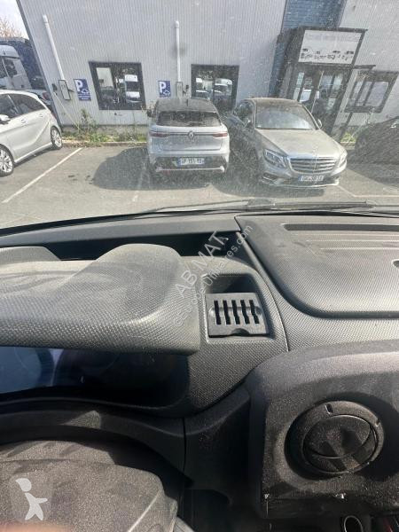 Véhicule utilitaire Renault 2.3 BLUE DCI