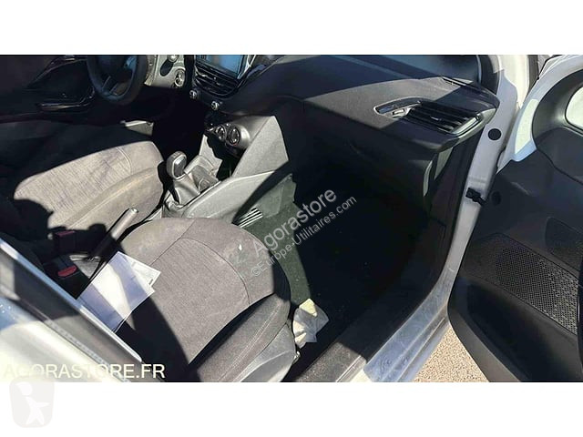 Коммерческий автомобиль