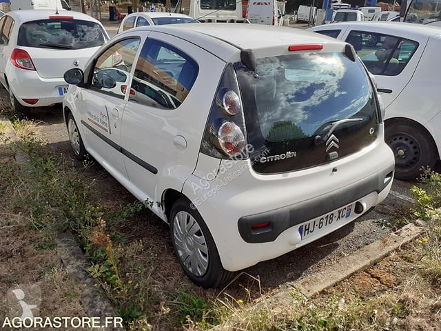 Коммерческий автомобиль