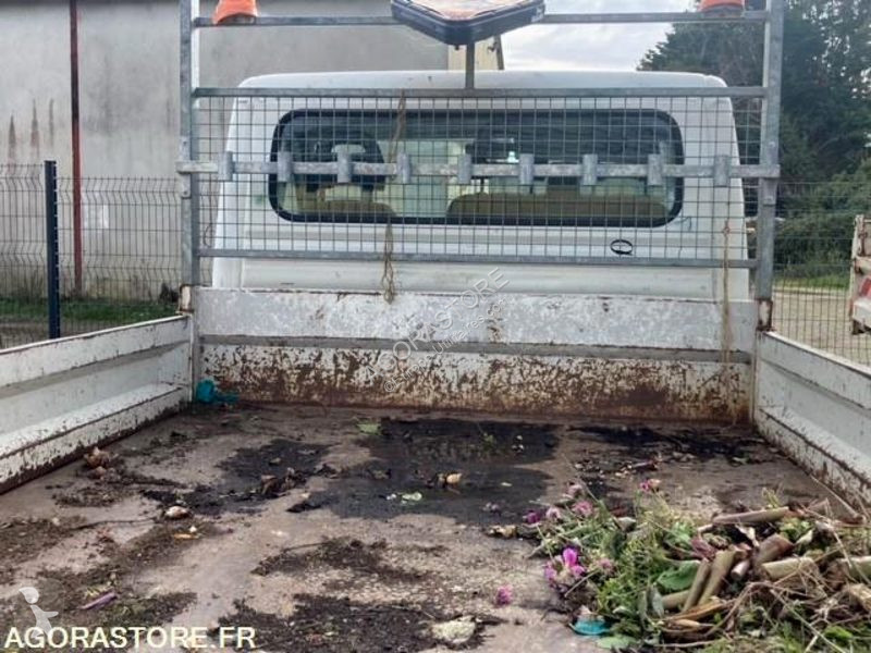 Samochód dostawczy Peugeot Châssis cabine moyen