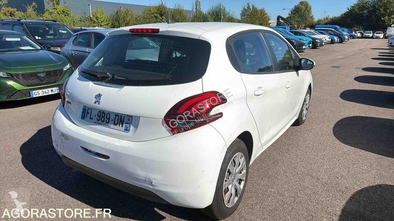 Samochód dostawczy Peugeot 208