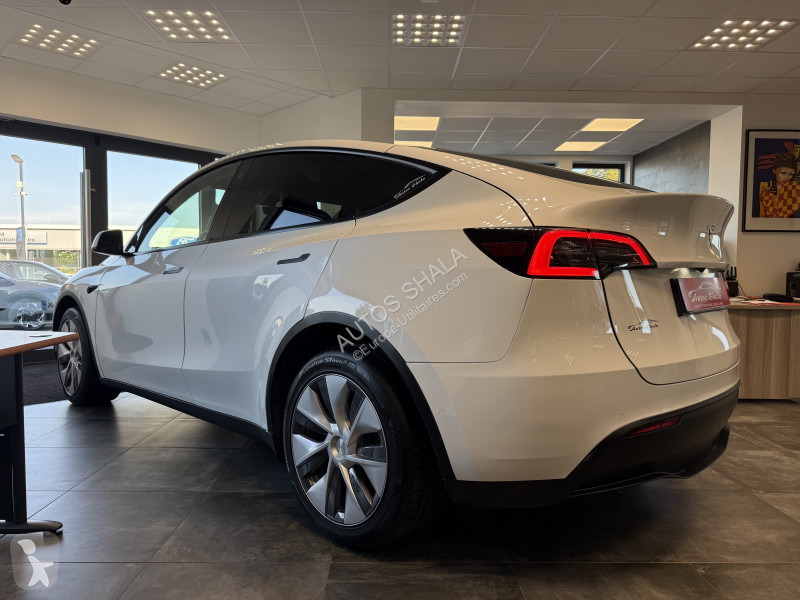 Véhicule utilitaire Tesla MODEL Y / A PARTIR DE...