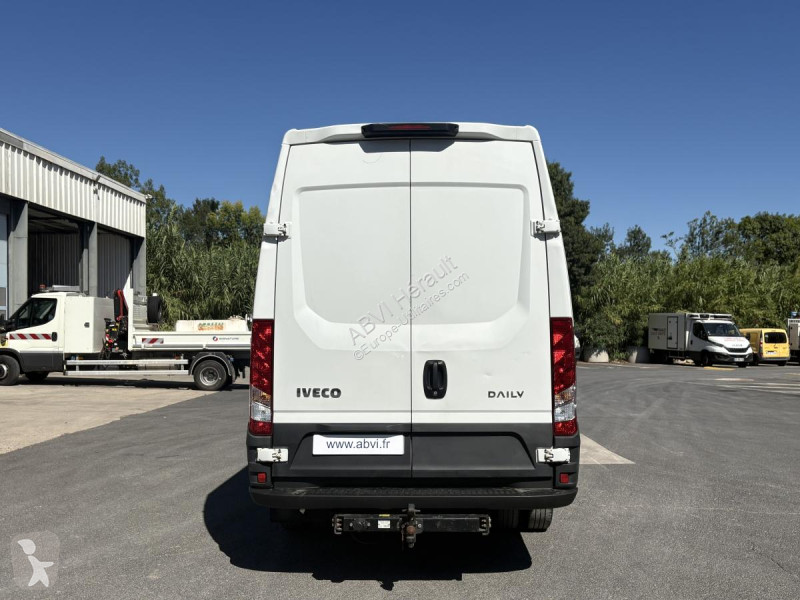 Nyttofordon Iveco 35C18V12
