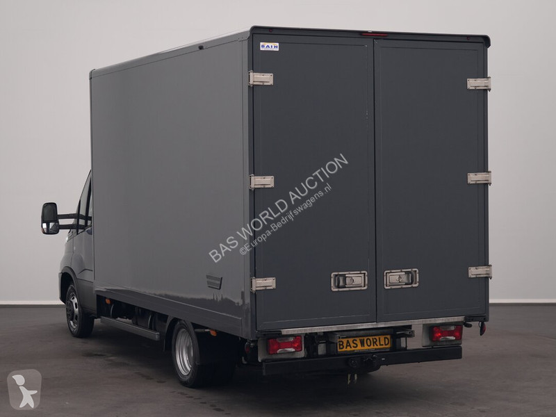 عربة نفعية Iveco 35C18
