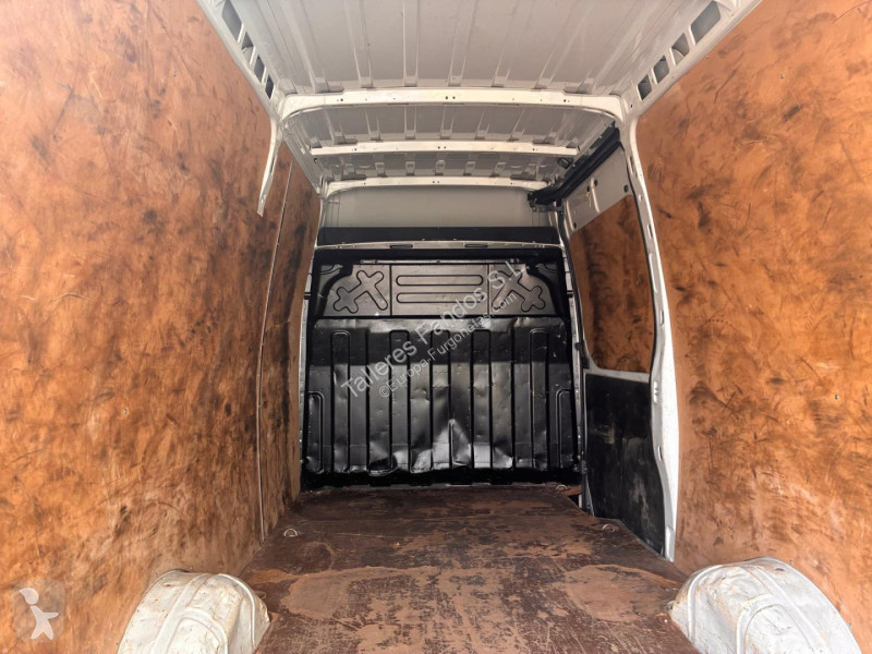 عربة نفعية Iveco  35S16V