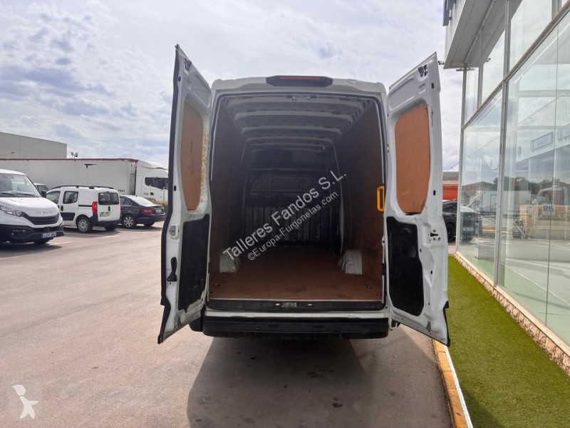 عربة نفعية Iveco  35S16V