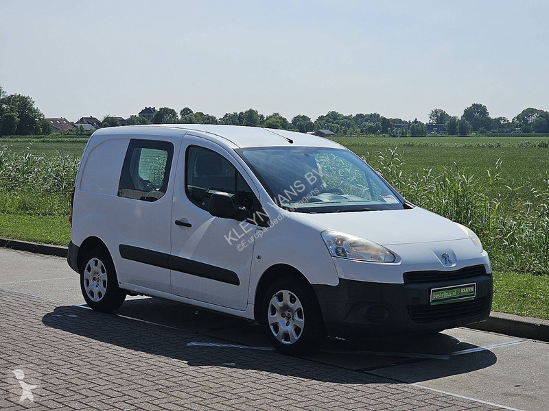 Autoutilitară Peugeot 1.6 HDI Airco APK: 20-4-2027