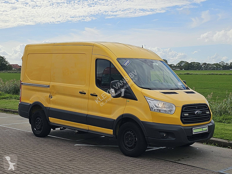 Autoutilitară Ford