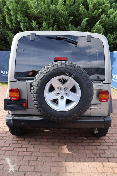 عربة نفعية Jeep