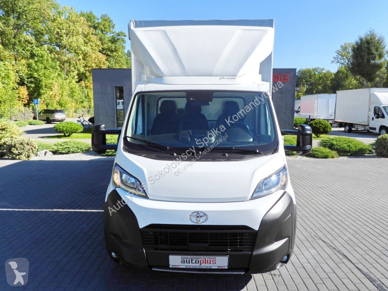 Samochód dostawczy Toyota MAX