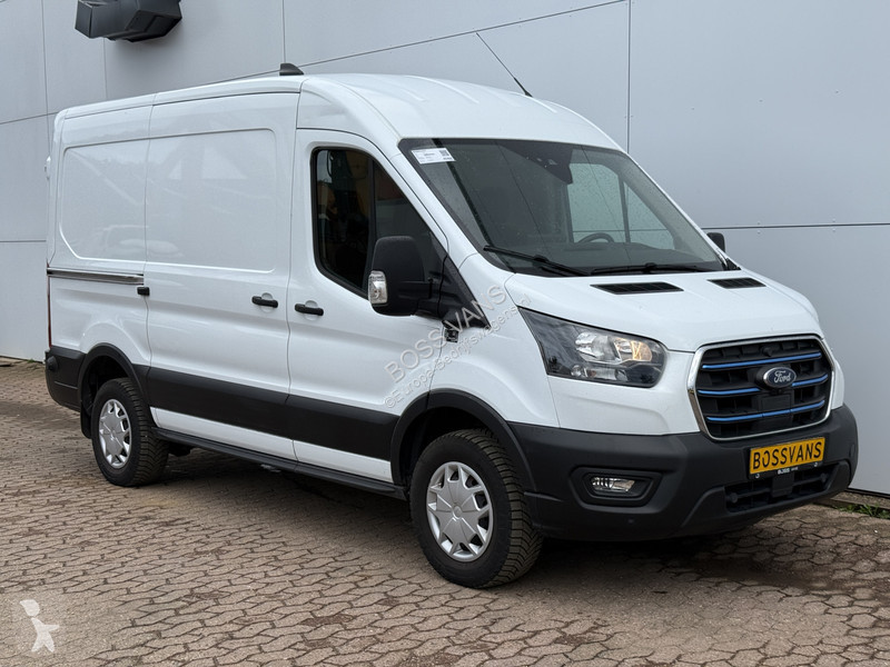 Samochód dostawczy Ford 68kWh 184PK L2H2 317km...