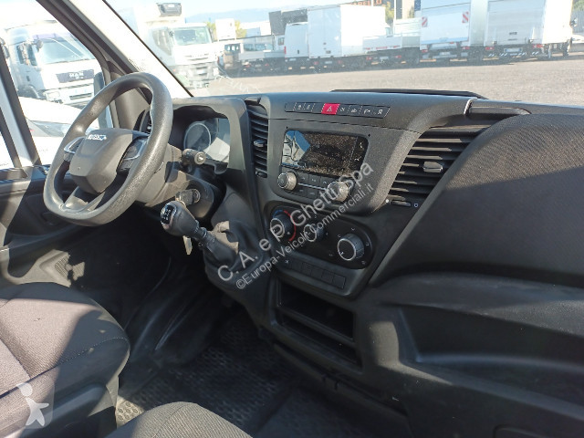 Autoutilitară Iveco Daily 35C14