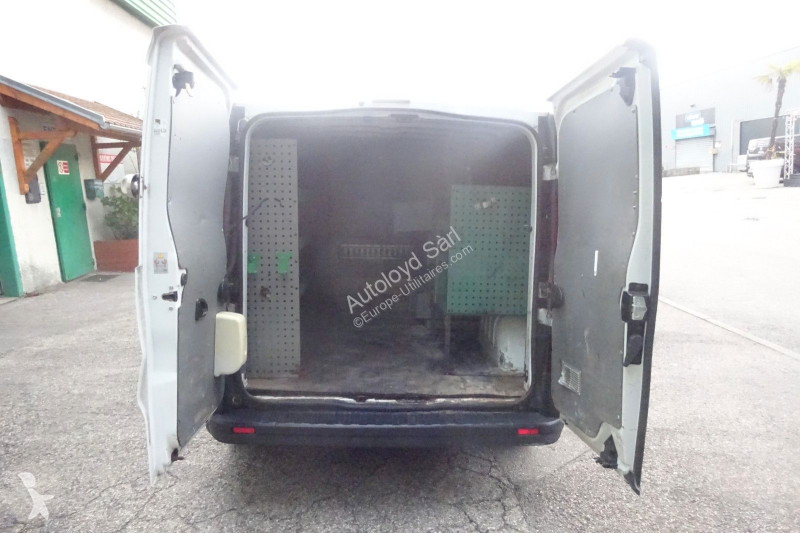 Véhicule utilitaire Renault TRAFIC 2,0 DCI 120