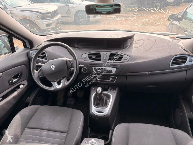 Véhicule utilitaire Renault Scénic III 1.2 TCe...