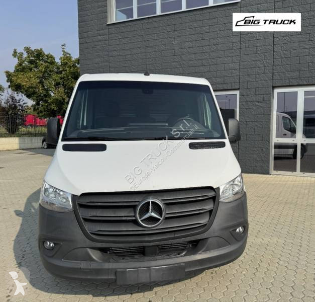 Veículo utilitário Mercedes 214 CDI