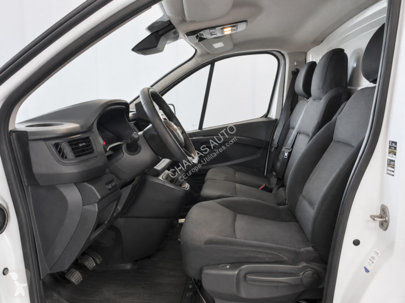 Véhicule utilitaire Renault L1H1 3000 KG 2.0...